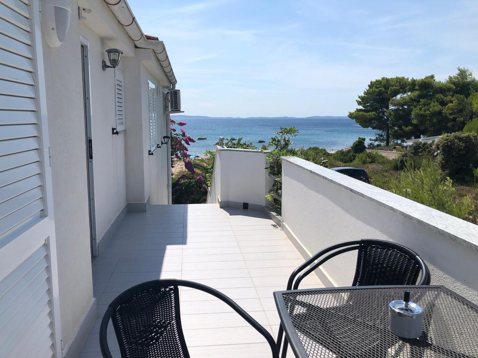 Mirakul Apartments Vir Dış mekan fotoğraf