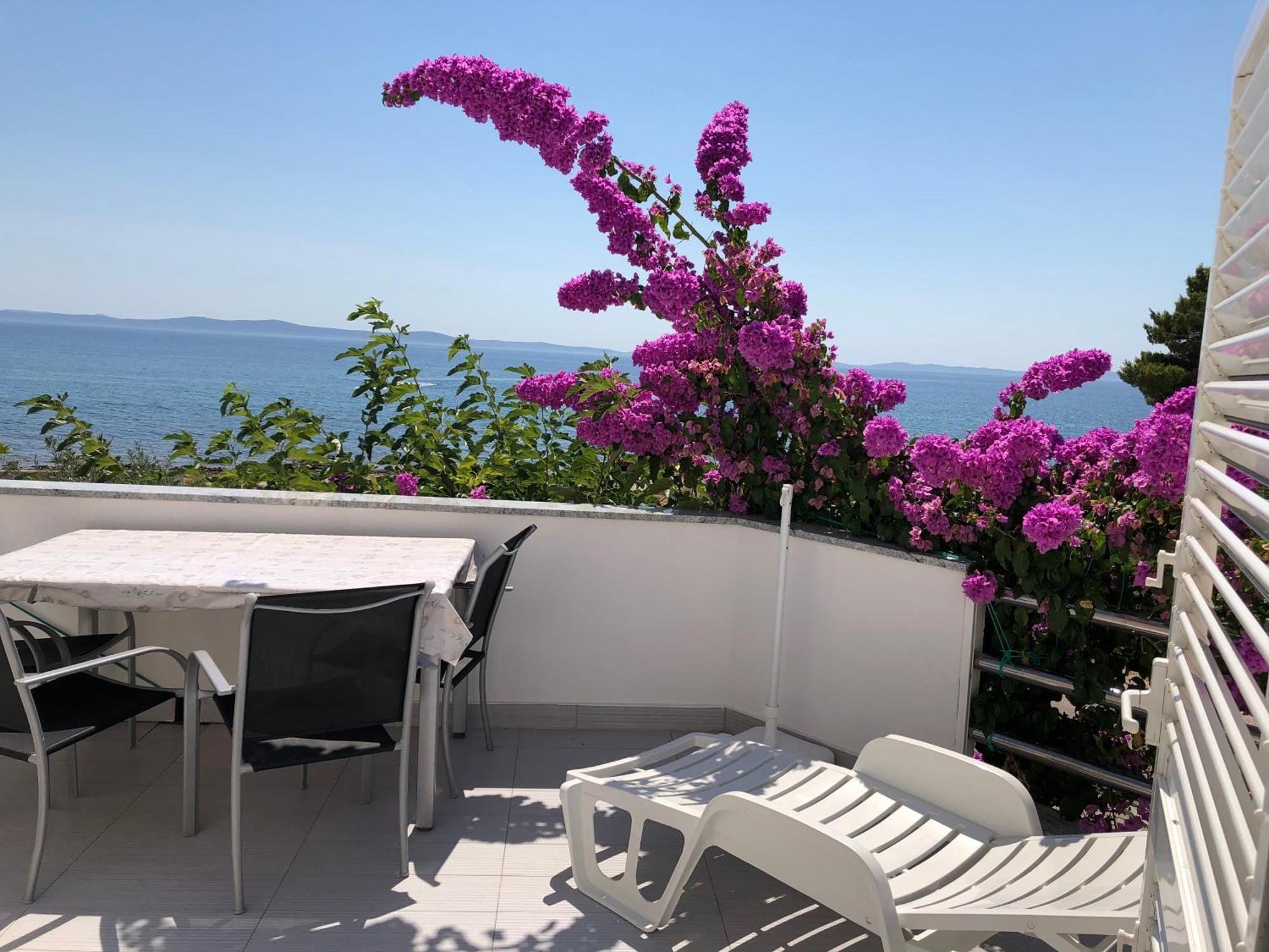 Mirakul Apartments Vir Dış mekan fotoğraf
