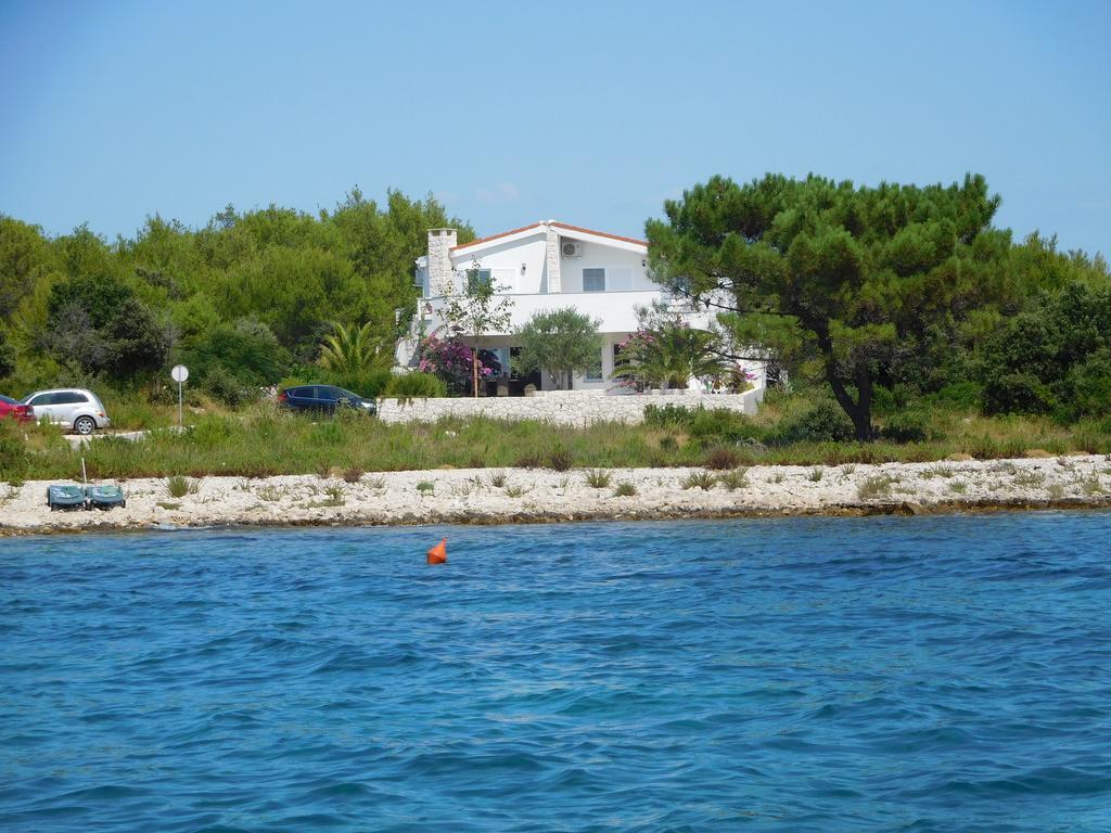 Mirakul Apartments Vir Dış mekan fotoğraf