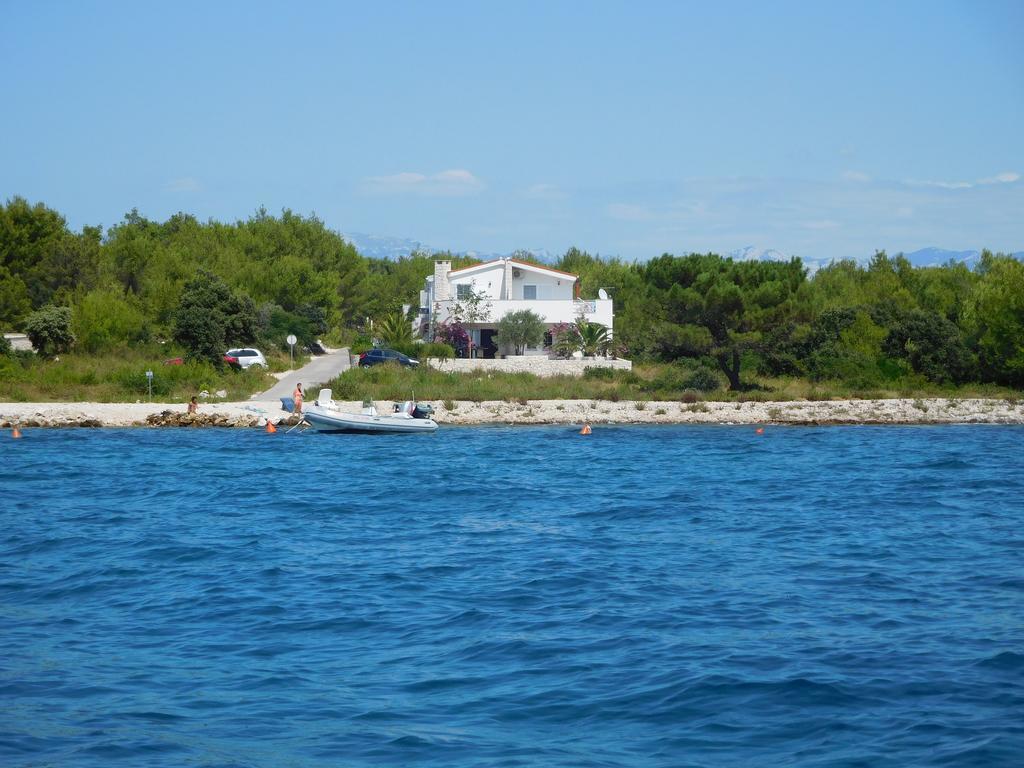 Mirakul Apartments Vir Dış mekan fotoğraf