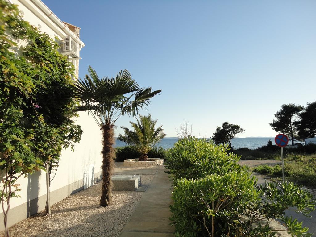 Mirakul Apartments Vir Dış mekan fotoğraf