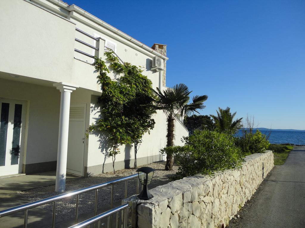 Mirakul Apartments Vir Dış mekan fotoğraf