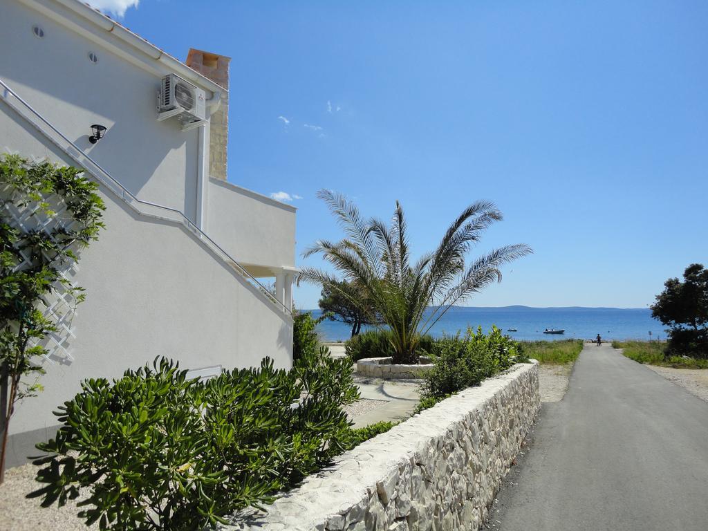 Mirakul Apartments Vir Dış mekan fotoğraf