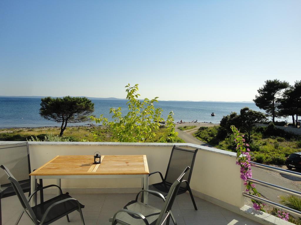 Mirakul Apartments Vir Dış mekan fotoğraf