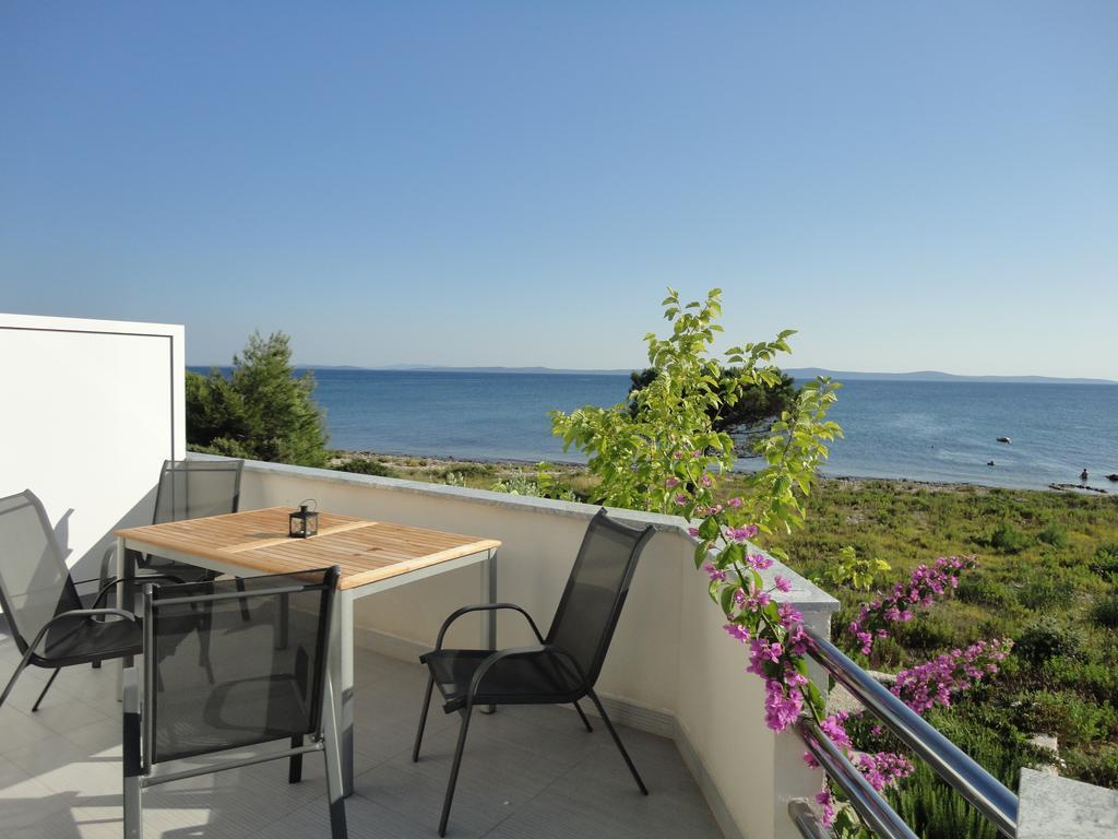 Mirakul Apartments Vir Dış mekan fotoğraf