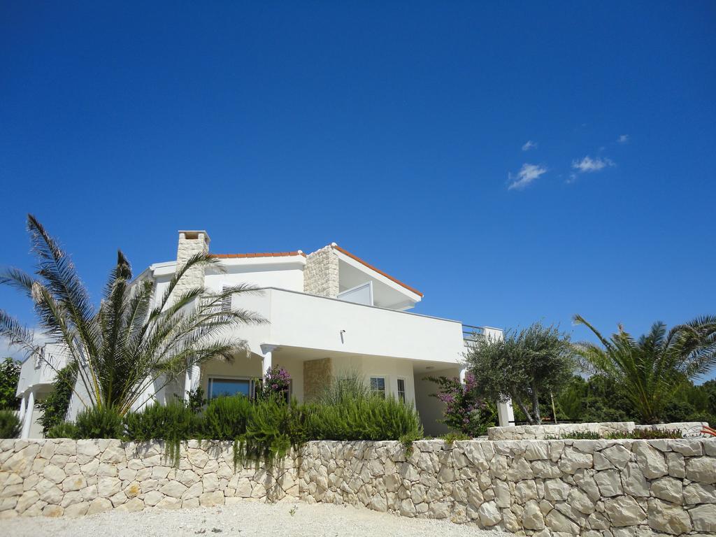 Mirakul Apartments Vir Dış mekan fotoğraf