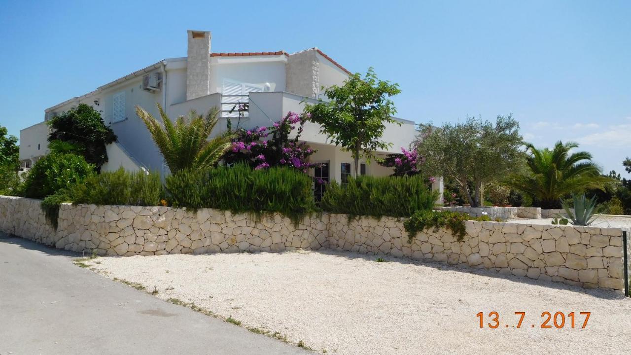 Mirakul Apartments Vir Dış mekan fotoğraf